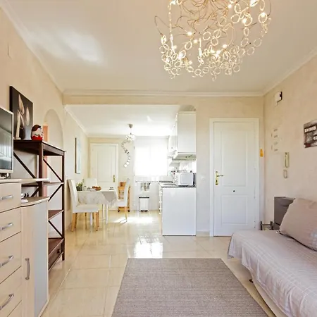 Excelente 2-Bed Apartment In Denia Near The Beach 아파트